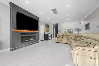 36 Foster Lane, Westbury, NY 11590 - Photo 6