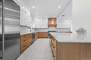 36 Foster Ln, Westbury, NY 11590 - Photo 8