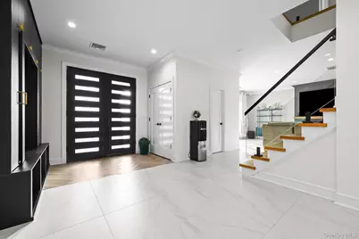 36 Foster Lane, Westbury, NY 11590 - Photo 4