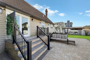 460 Roquette Ave, Floral Park, NY 11001 - Photo 38