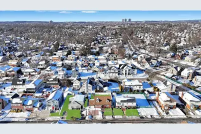 460 Roquette Avenue, Floral Park, NY 11001 - Photo 40