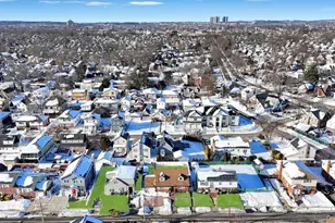 460 Roquette Ave, Floral Park, NY 11001 - Photo 40