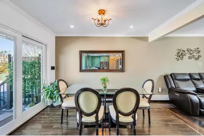 460 Roquette Avenue, Floral Park, NY 11001 - Photo 10