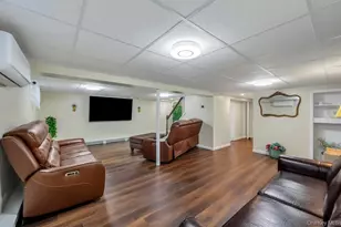 460 Roquette Ave, Floral Park, NY 11001 - Photo 22