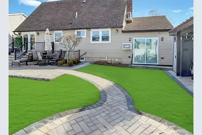 460 Roquette Avenue, Floral Park, NY 11001 - Photo 36