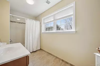 153 Stoneleigh Drive #153, Riverhead, NY 11901 - Photo 36