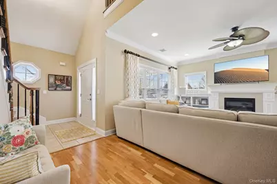 153 Stoneleigh Drive #153, Riverhead, NY 11901 - Photo 12