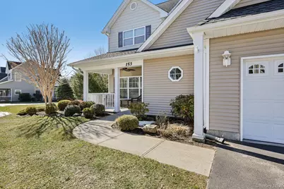 153 Stoneleigh Drive #153, Riverhead, NY 11901 - Photo 4
