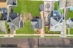 297 E Columbia St, Hempstead, NY 11550 - Photo 4