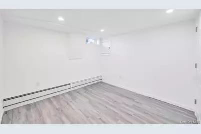 297 E Columbia Street, Hempstead, NY 11550 - Photo 24