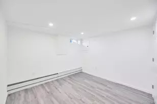 297 E Columbia St, Hempstead, NY 11550 - Photo 24