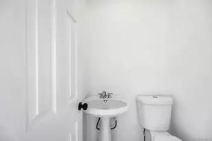 297 E Columbia St, Hempstead, NY 11550 - Photo 10