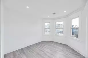 297 E Columbia St, Hempstead, NY 11550 - Photo 12