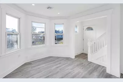 297 E Columbia Street, Hempstead, NY 11550 - Photo 6