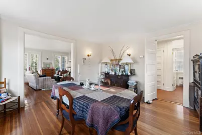 2 Oakwood Place, Scarsdale, NY 10583 - Photo 8