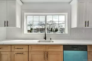 40 Durhamoc Ln, North Babylon, NY 11703 - Photo 12