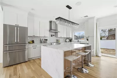 19 Arrow Lane, Hicksville, NY 11801 - Photo 10