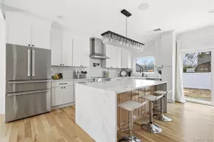 19 Arrow Ln, Hicksville, NY 11801 - Photo 10