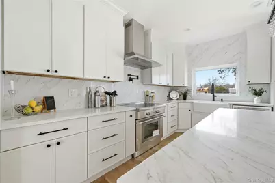 19 Arrow Lane, Hicksville, NY 11801 - Photo 14