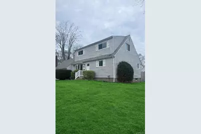 3 Vine Court, Centereach, NY 11720 - Photo 2