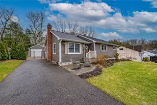 19 Fairview Pl, Hauppauge, NY 11788 - Photo 6