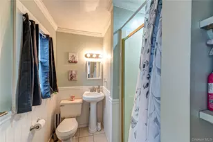 19 Fairview Pl, Hauppauge, NY 11788 - Photo 10
