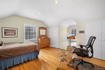 31 Bellingham Lane, Great Neck, NY 11023 - Photo 16