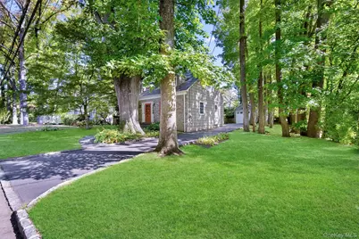 31 Bellingham Lane, Great Neck, NY 11023 - Photo 28