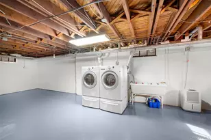 31 Bellingham Ln, Great Neck, NY 11023 - Photo 22