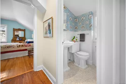 31 Bellingham Lane, Great Neck, NY 11023 - Photo 18