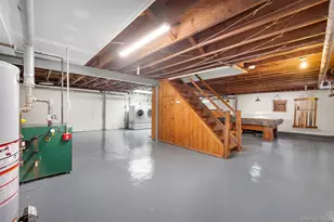 31 Bellingham Ln, Great Neck, NY 11023 - Photo 20