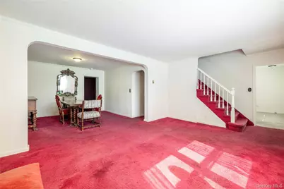 54 Hollywood Avenue, Lynbrook, NY 11563 - Photo 2