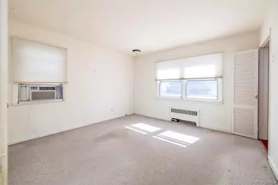 54 Hollywood Avenue, Lynbrook, NY 11563 - Photo 4