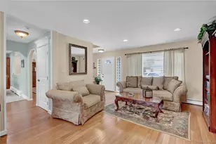 59 Lincoln Blvd, Bethpage, NY 11714 - Photo 4