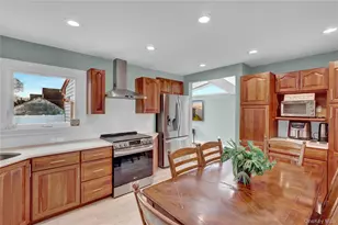 59 Lincoln Blvd, Bethpage, NY 11714 - Photo 8