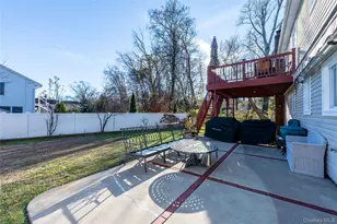 361 Nevada St, Lindenhurst, NY 11757 - Photo 4