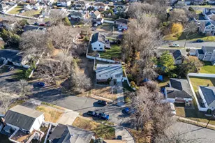 361 Nevada St, Lindenhurst, NY 11757 - Photo 10