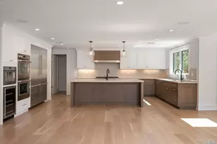 40 Hewlett Ln, Port Washington, NY 11050 - Photo 4