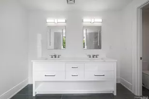 40 Hewlett Ln, Port Washington, NY 11050 - Photo 16