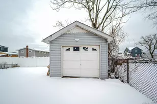 587 Miller Ave, Freeport, NY 11520 - Photo 26