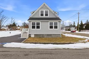 35 Weston Ave, Deer Park, NY 11729 - Photo 4