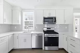 35 Weston Ave, Deer Park, NY 11729 - Photo 16