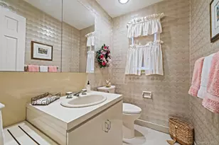 15 Seeley Ct, Malverne, NY 11565 - Photo 20