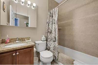 394 Spring Drive, East Meadow, NY 11554 - Photo 14