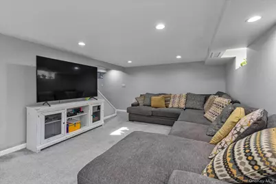 7 Rutgers Place, Merrick, NY 11566 - Photo 18