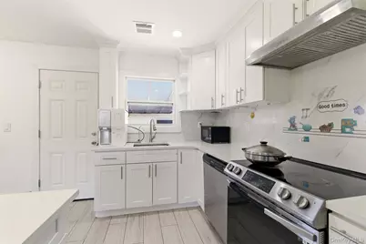 557 Woodbury Road, Plainview, NY 11803 - Photo 10