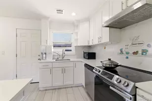 557 Woodbury Rd, Plainview, NY 11803 - Photo 10