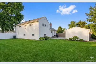 557 Woodbury Road, Plainview, NY 11803 - Photo 30