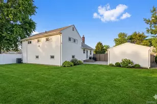 557 Woodbury Rd, Plainview, NY 11803 - Photo 30