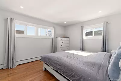 557 Woodbury Road, Plainview, NY 11803 - Photo 18